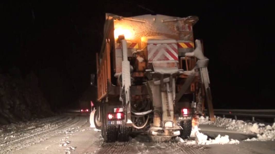 Alacabel'de yağmur kara dönüştü 6